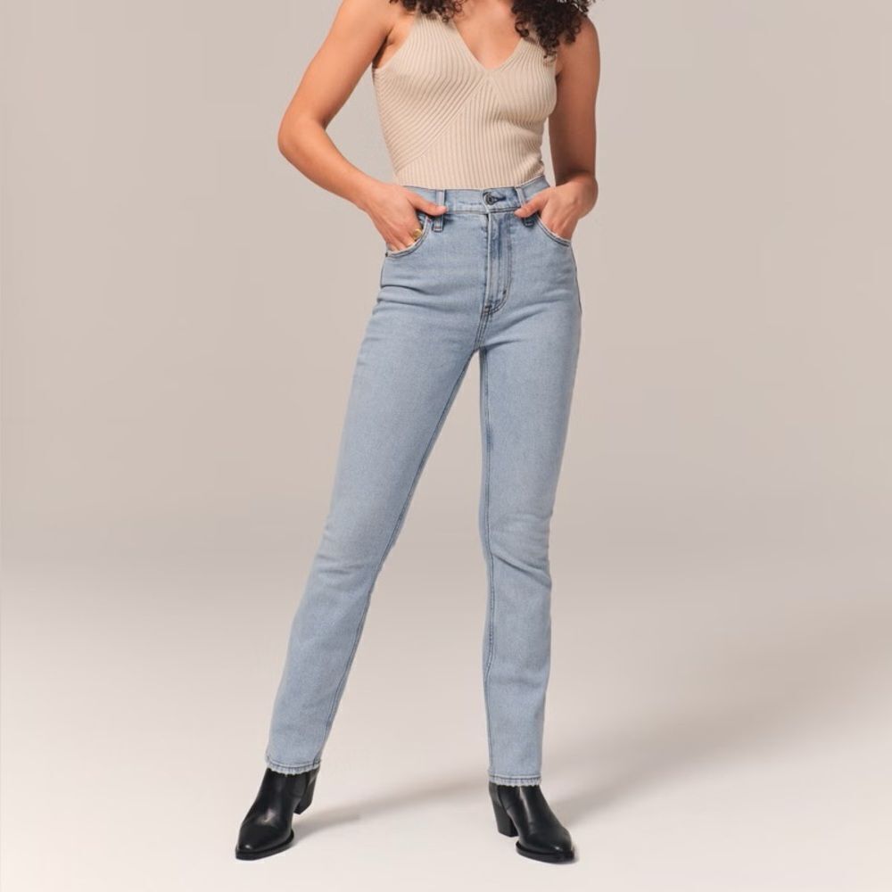 Abercrombie & Fitch Slim Straight Ultra High-Rise Jean